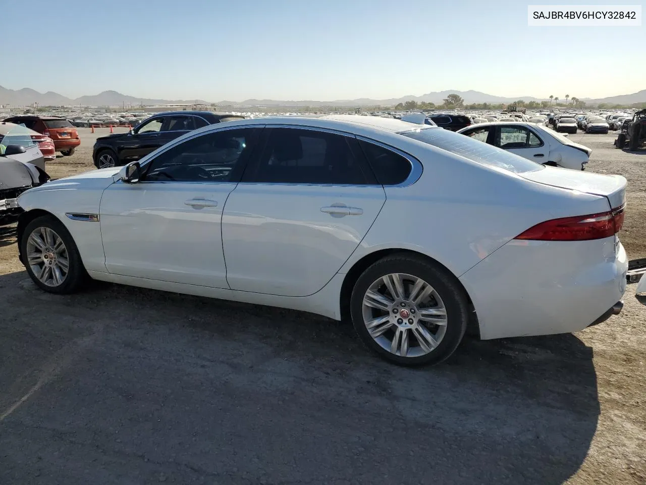 SAJBR4BV6HCY32842 2017 Jaguar Xf