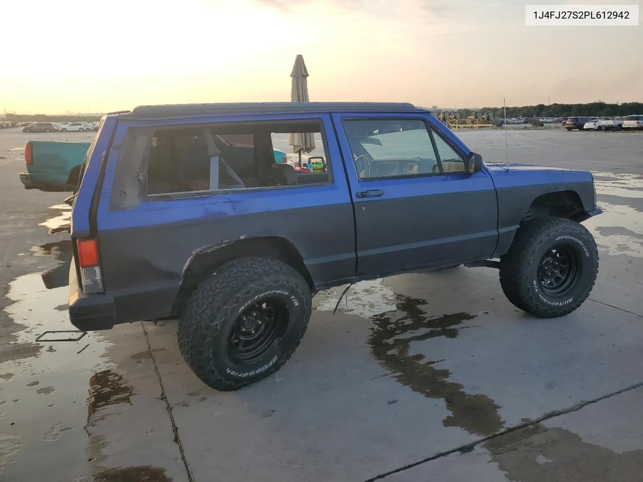 1J4FJ27S2PL612942 1993 Jeep Cherokee