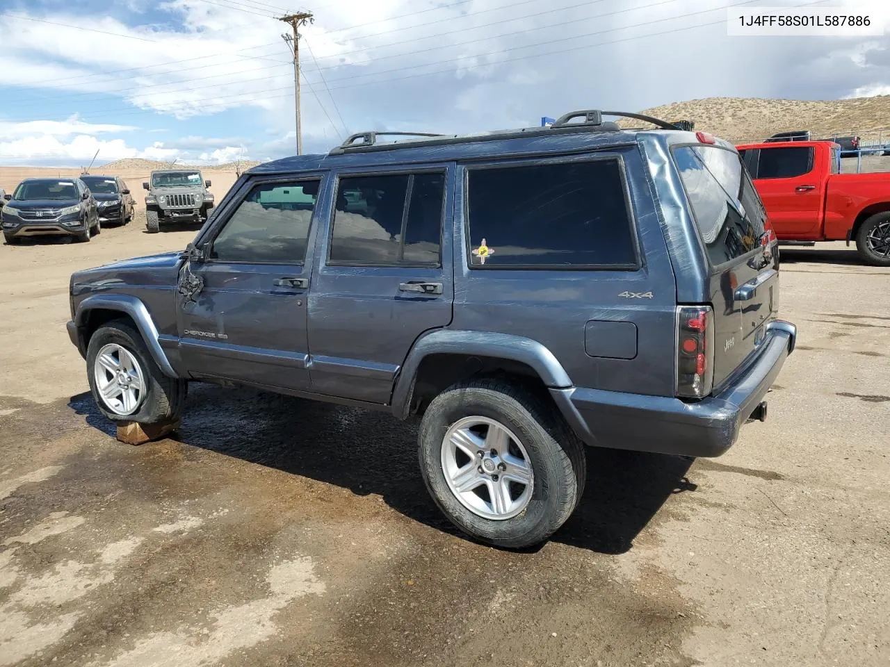 2001 Jeep Cherokee Classic VIN: 1J4FF58S01L587886 Lot: 71977254