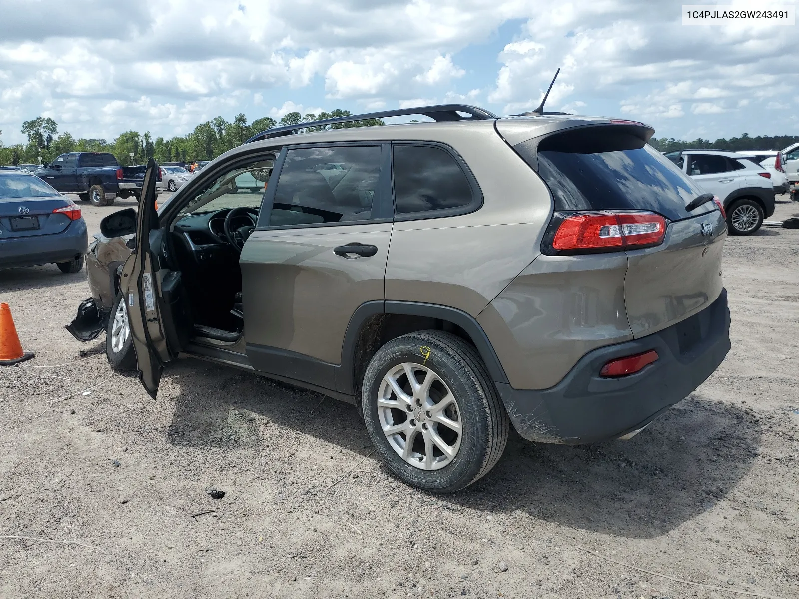 2016 Jeep Cherokee Sport VIN: 1C4PJLAS2GW243491 Lot: 65329824