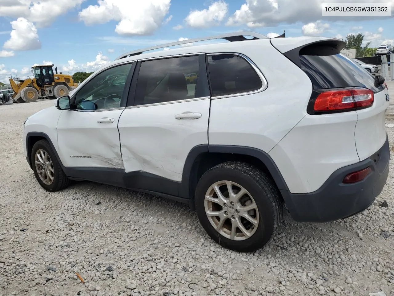 2016 Jeep Cherokee Latitude VIN: 1C4PJLCB6GW351352 Lot: 72645604