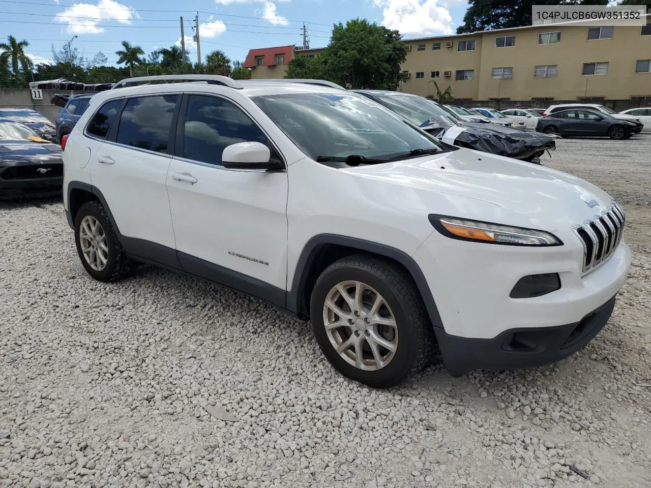 2016 Jeep Cherokee Latitude VIN: 1C4PJLCB6GW351352 Lot: 72645604