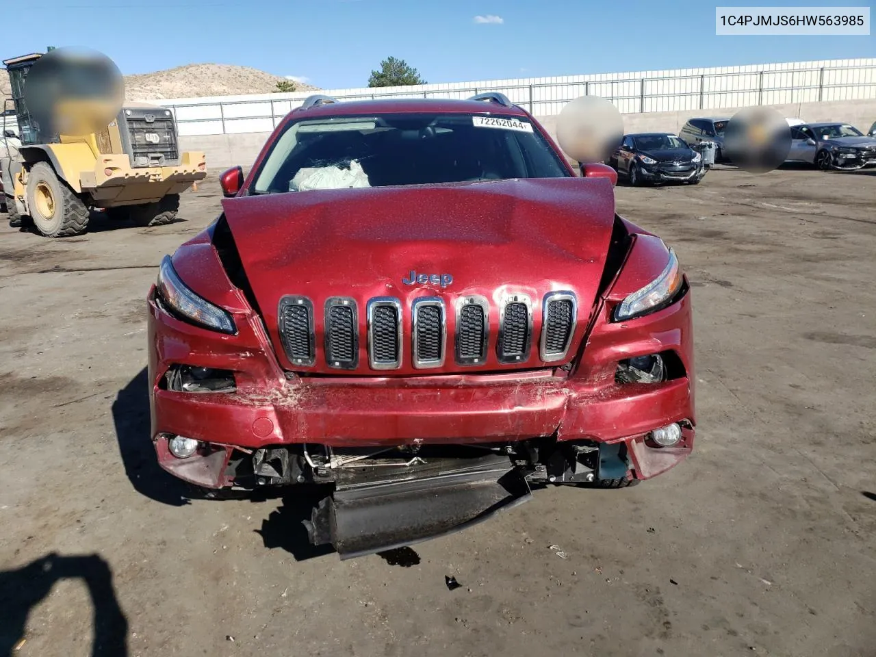 1C4PJMJS6HW563985 2017 Jeep Cherokee Overland