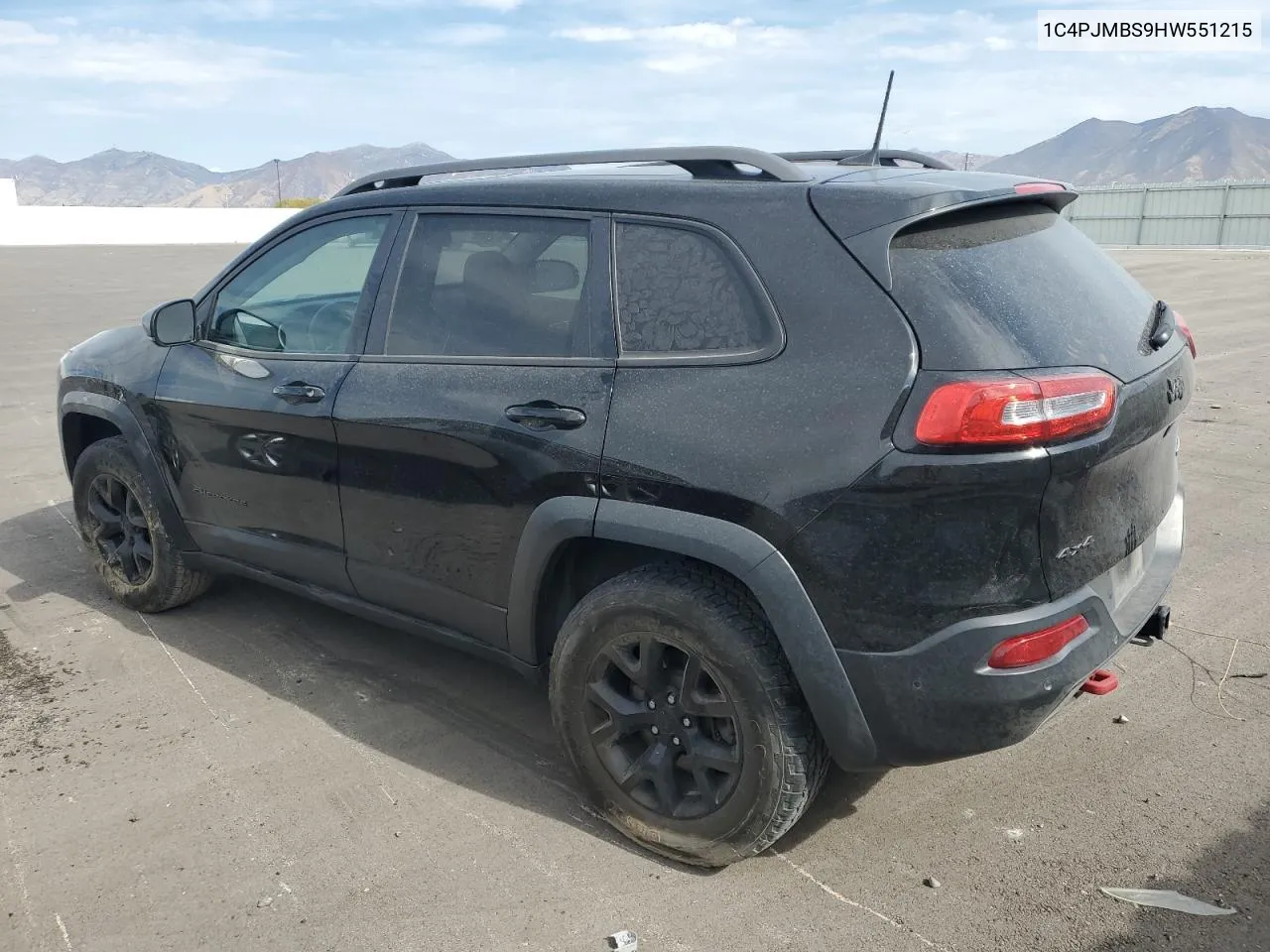 1C4PJMBS9HW551215 2017 Jeep Cherokee Trailhawk