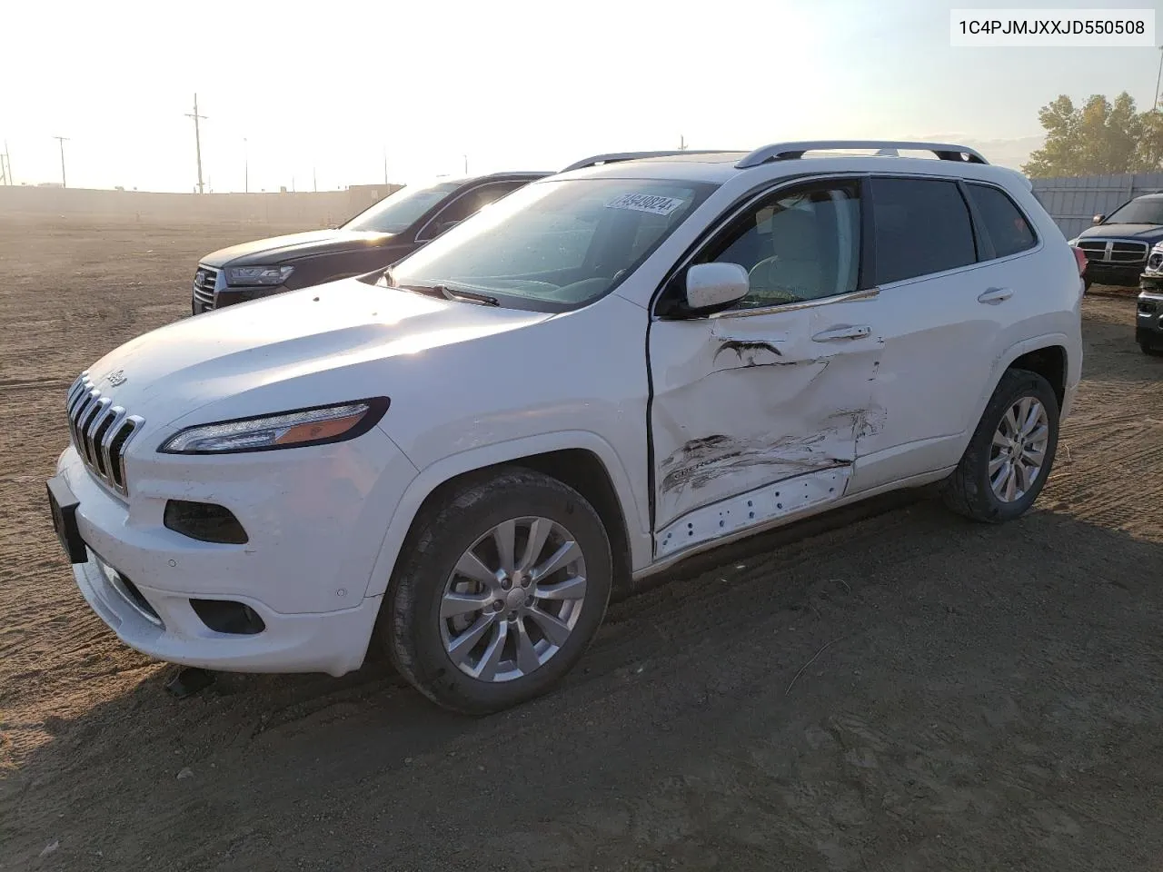 1C4PJMJXXJD550508 2018 Jeep Cherokee Overland