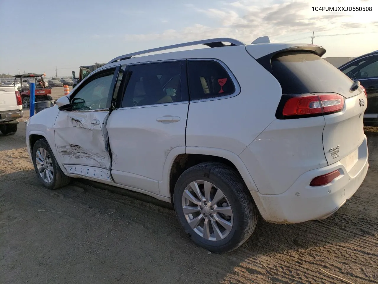 1C4PJMJXXJD550508 2018 Jeep Cherokee Overland