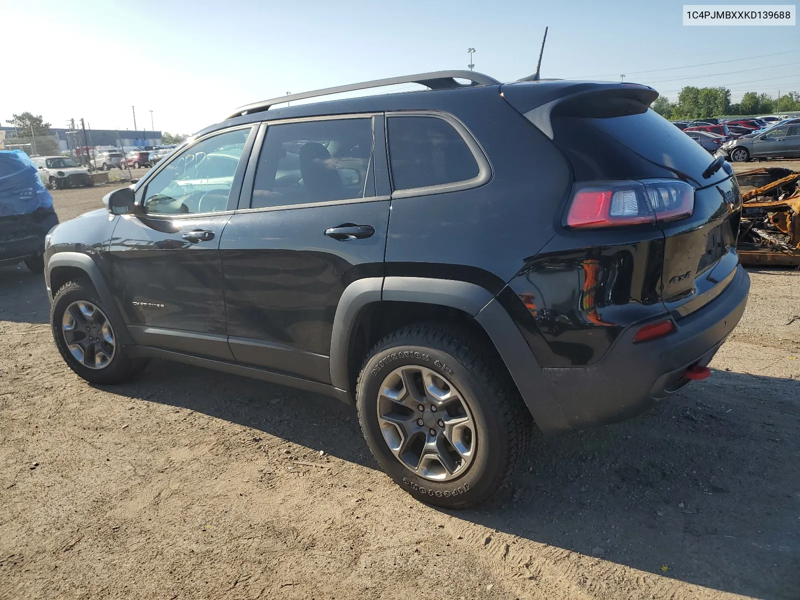 2019 Jeep Cherokee Trailhawk VIN: 1C4PJMBXXKD139688 Lot: 63620954