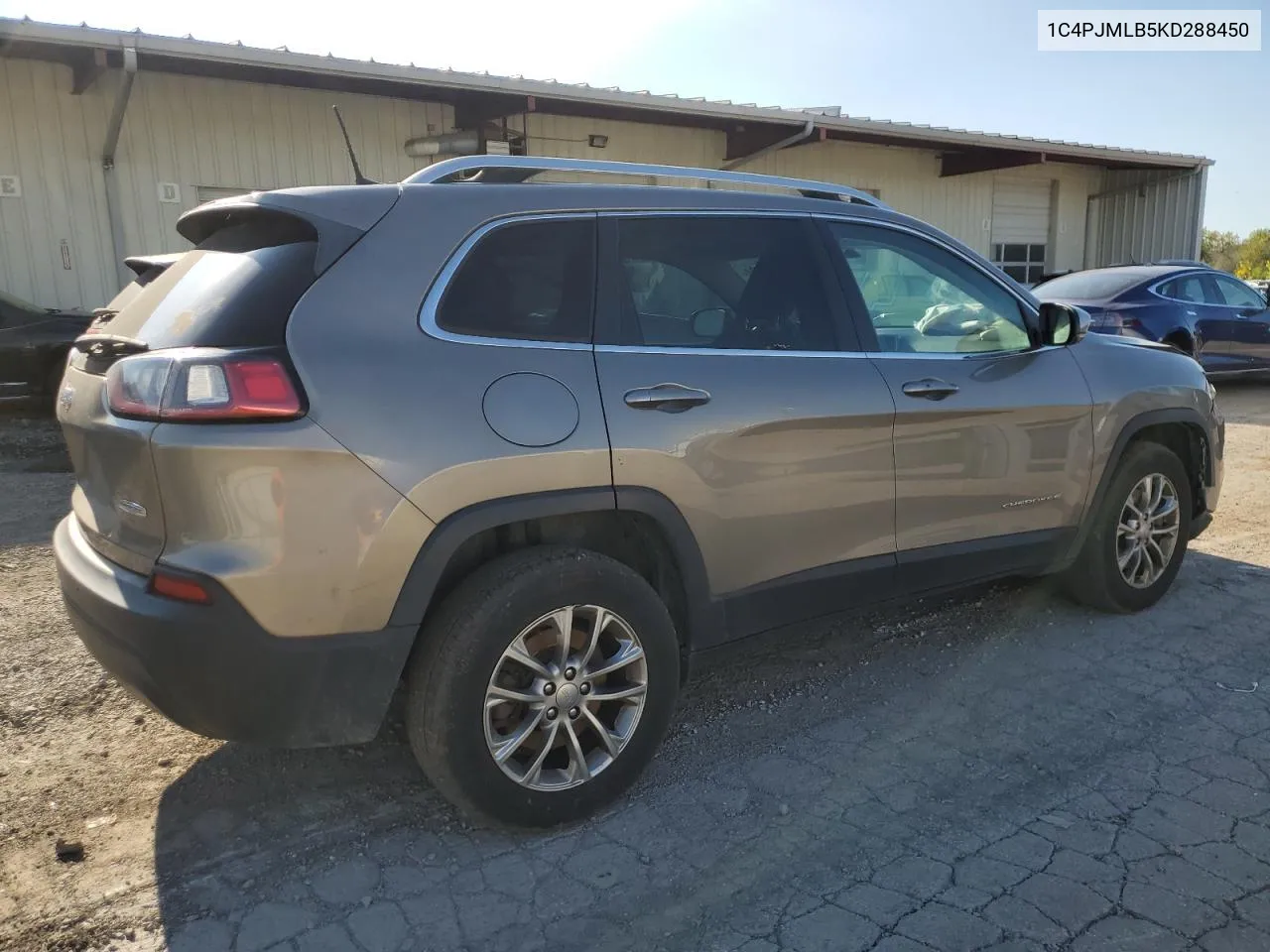 2019 Jeep Cherokee Latitude Plus VIN: 1C4PJMLB5KD288450 Lot: 72590524