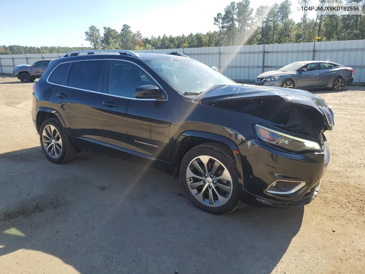 2019 Jeep Cherokee Overland VIN: 1C4PJMJX8KD182556 Lot: 75962504