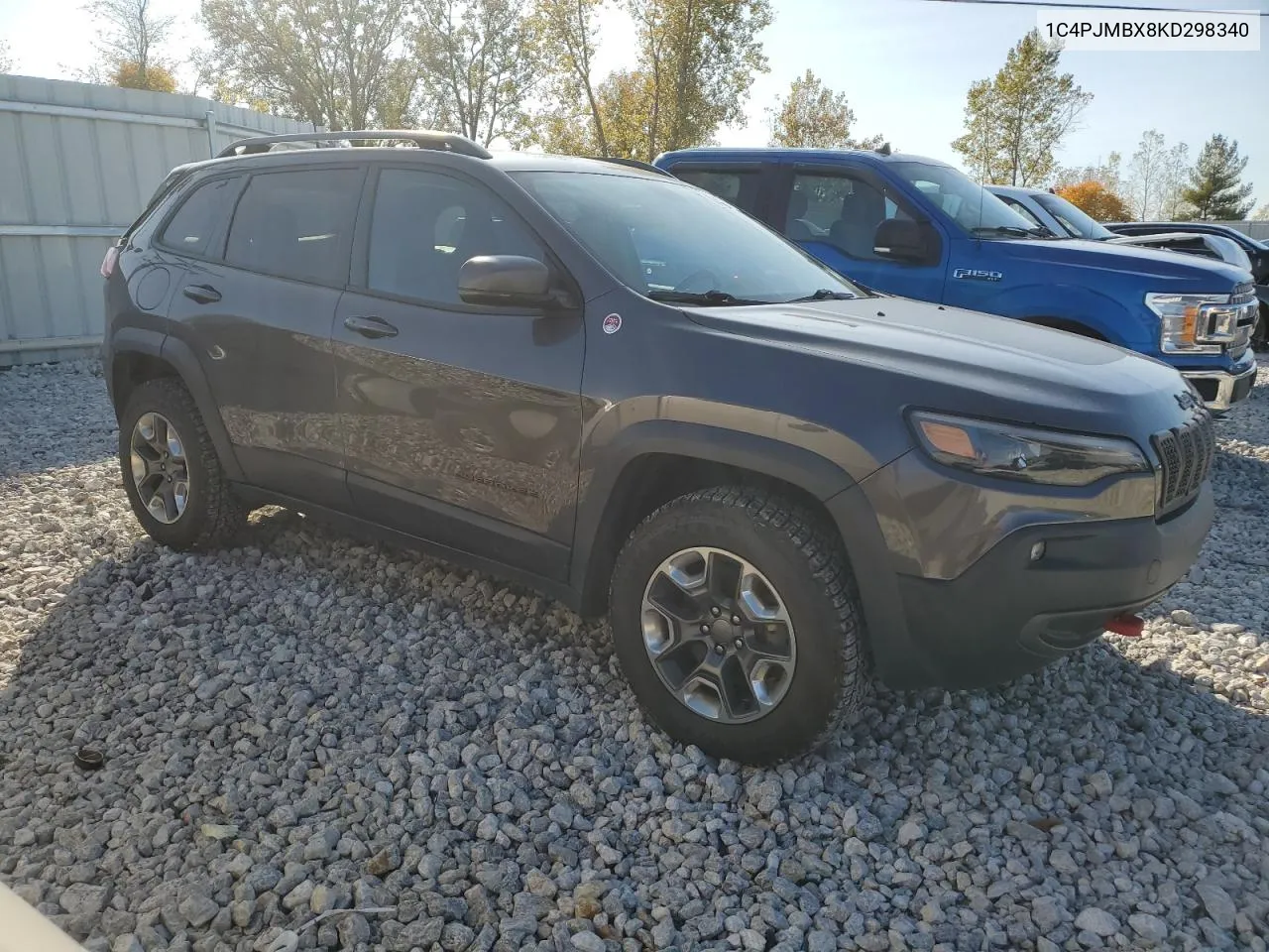 1C4PJMBX8KD298340 2019 Jeep Cherokee Trailhawk