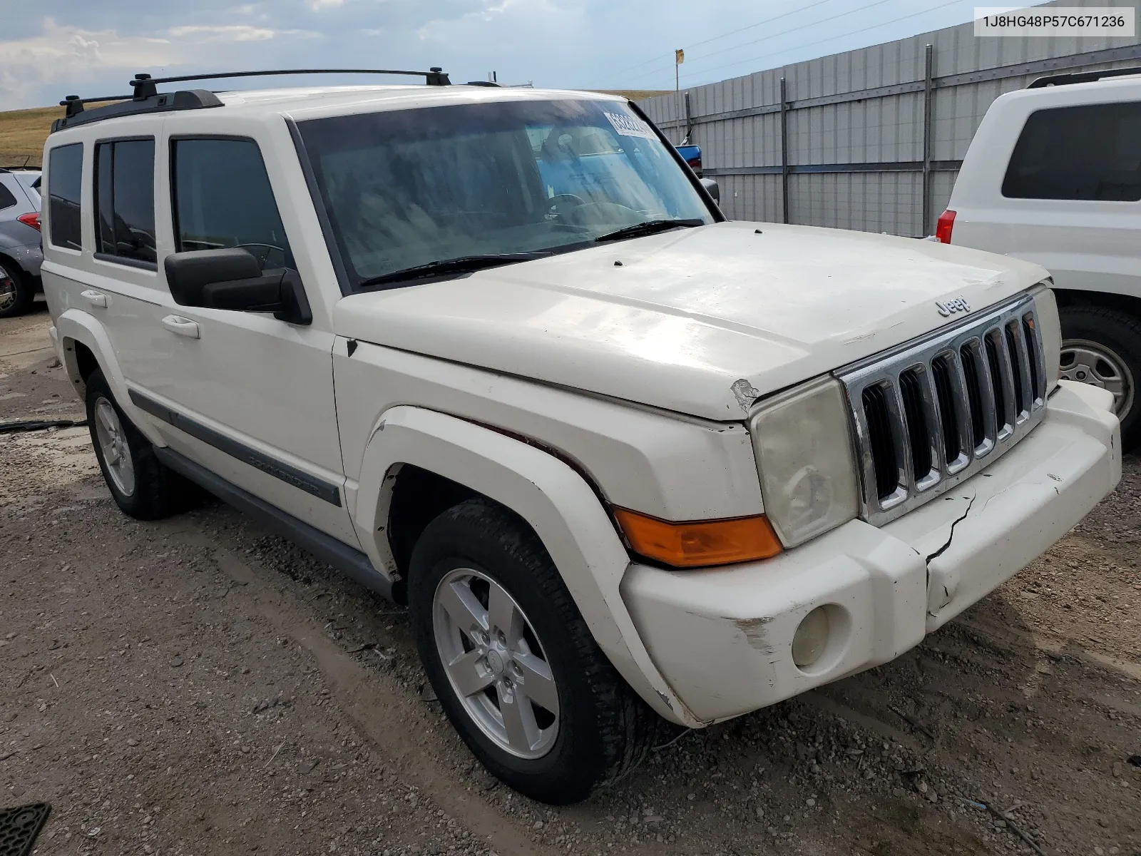 2007 Jeep Commander VIN: 1J8HG48P57C671236 Lot: 63282244