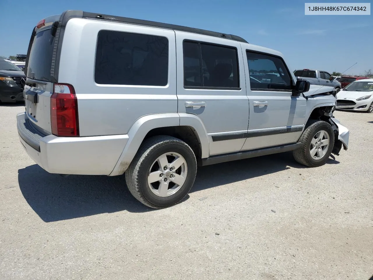 2007 Jeep Commander VIN: 1J8HH48K67C674342 Lot: 67124204