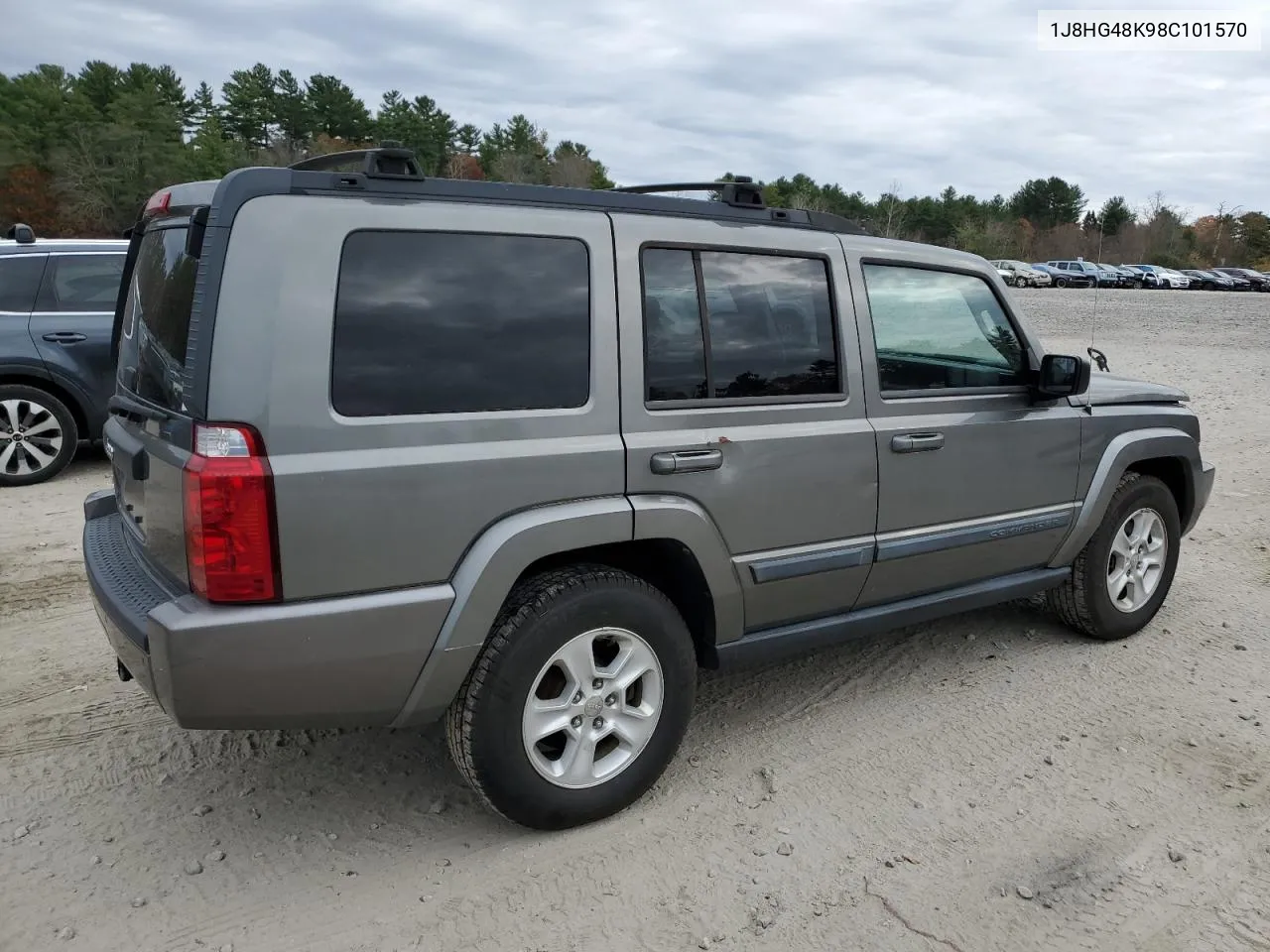 1J8HG48K98C101570 2008 Jeep Commander Sport