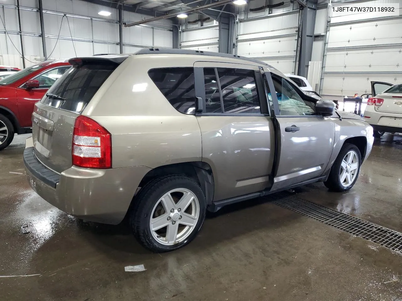 1J8FT47W37D118932 2007 Jeep Compass