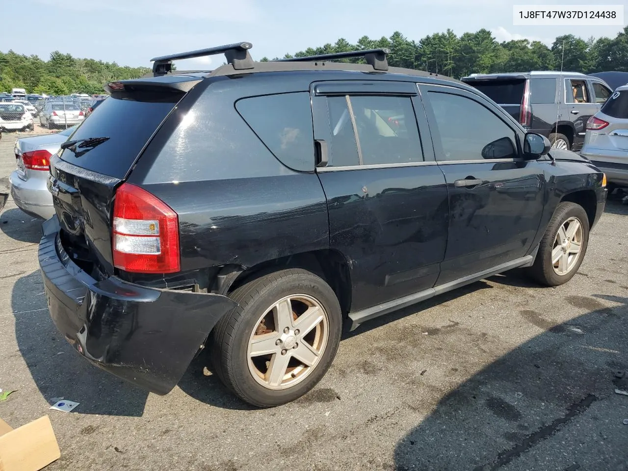 2007 Jeep Compass VIN: 1J8FT47W37D124438 Lot: 62392324