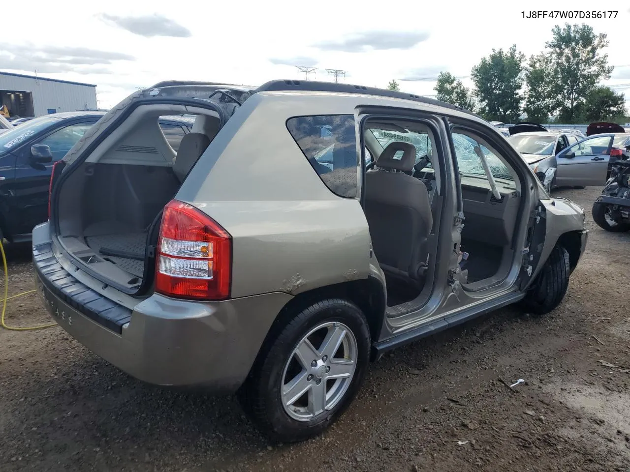 2007 Jeep Compass VIN: 1J8FF47W07D356177 Lot: 63639424