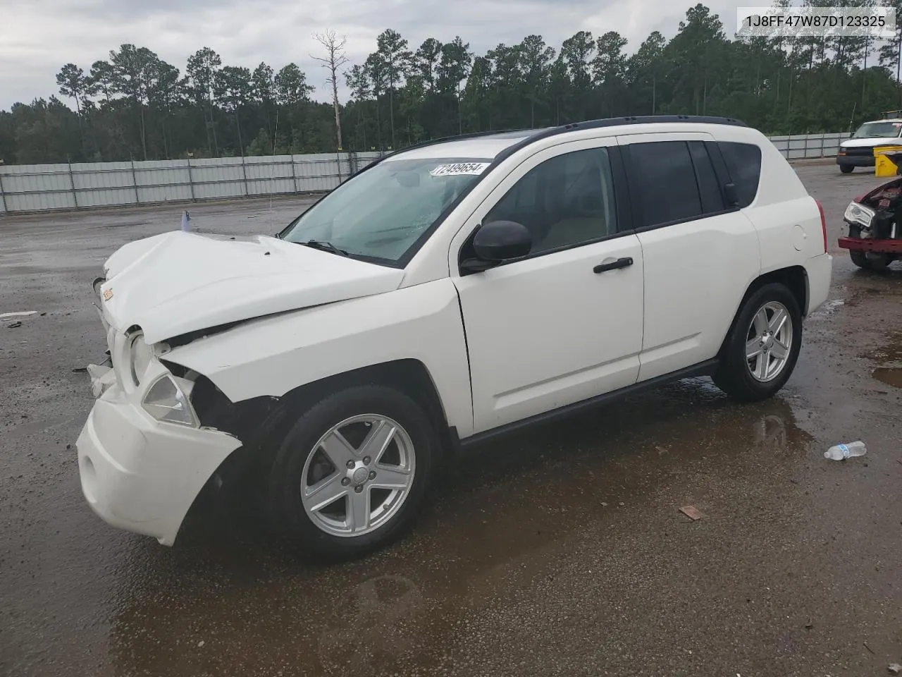 2007 Jeep Compass VIN: 1J8FF47W87D123325 Lot: 72499654