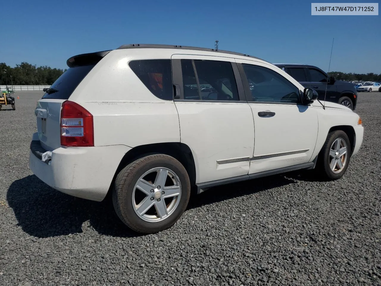 2007 Jeep Compass VIN: 1J8FT47W47D171252 Lot: 75298444