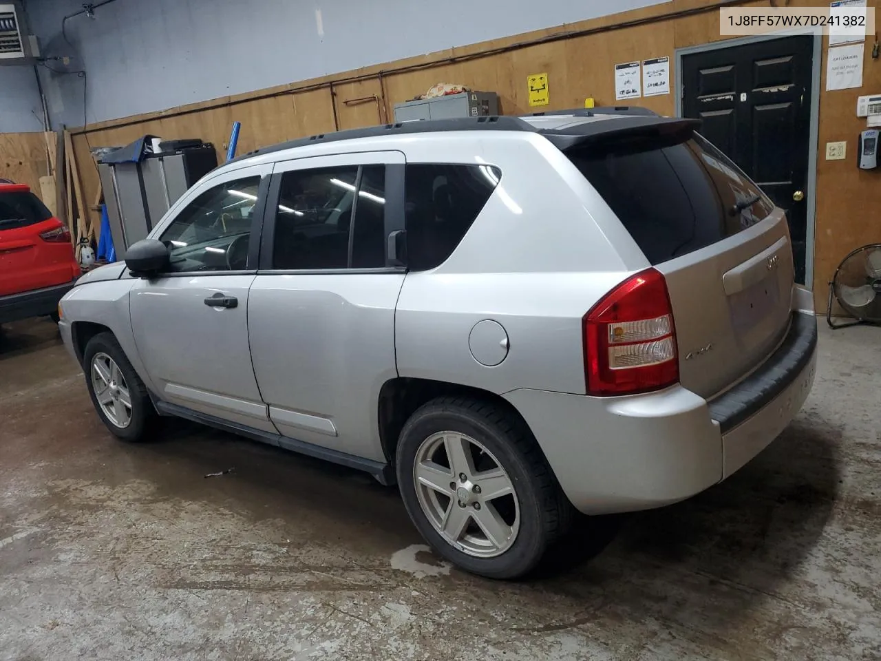 2007 Jeep Compass Limited VIN: 1J8FF57WX7D241382 Lot: 77011694