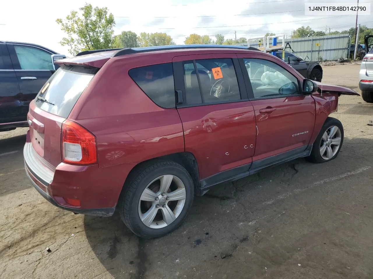 2011 Jeep Compass Sport VIN: 1J4NT1FB4BD142790 Lot: 71824334