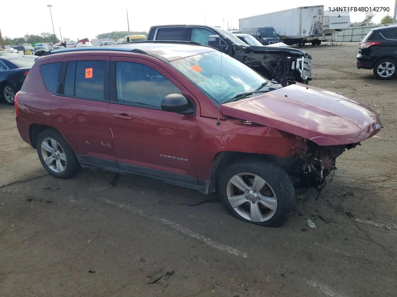 2011 Jeep Compass Sport VIN: 1J4NT1FB4BD142790 Lot: 71824334