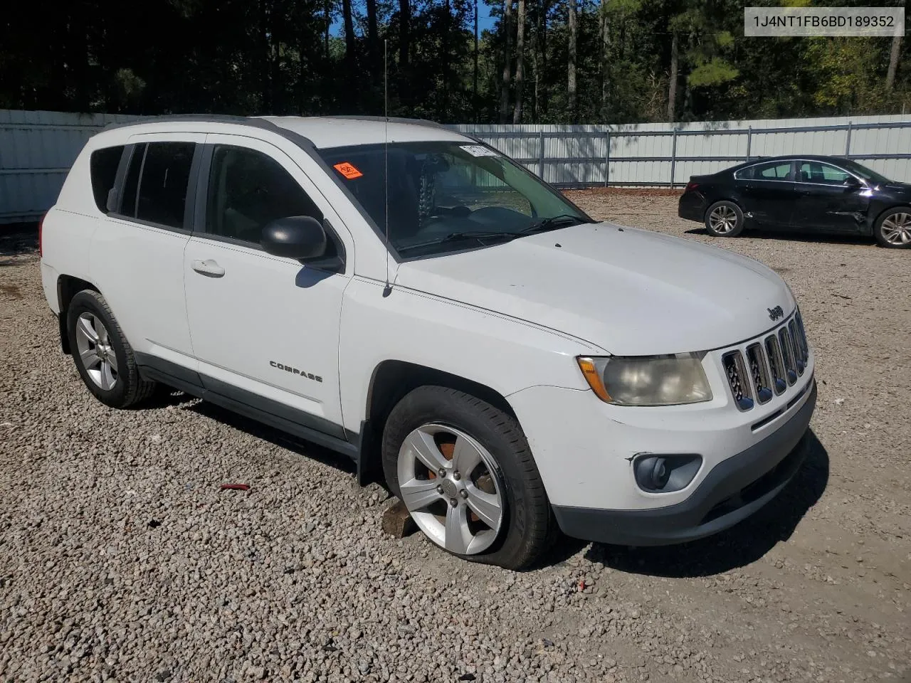 2011 Jeep Compass Sport VIN: 1J4NT1FB6BD189352 Lot: 74177214