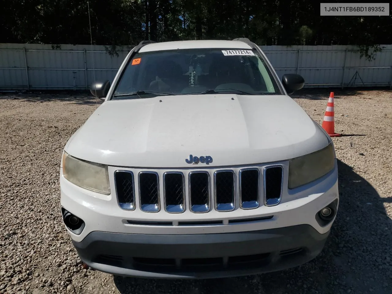 2011 Jeep Compass Sport VIN: 1J4NT1FB6BD189352 Lot: 74177214