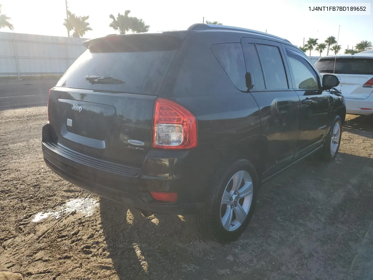 2011 Jeep Compass Sport VIN: 1J4NT1FB7BD189652 Lot: 77198364