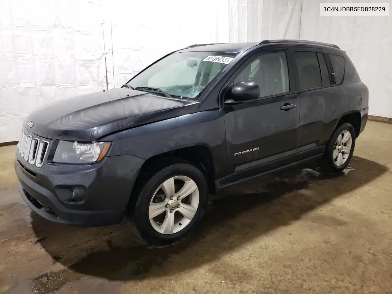 2014 Jeep Compass Sport VIN: 1C4NJDBB5ED828229 Lot: 70012404