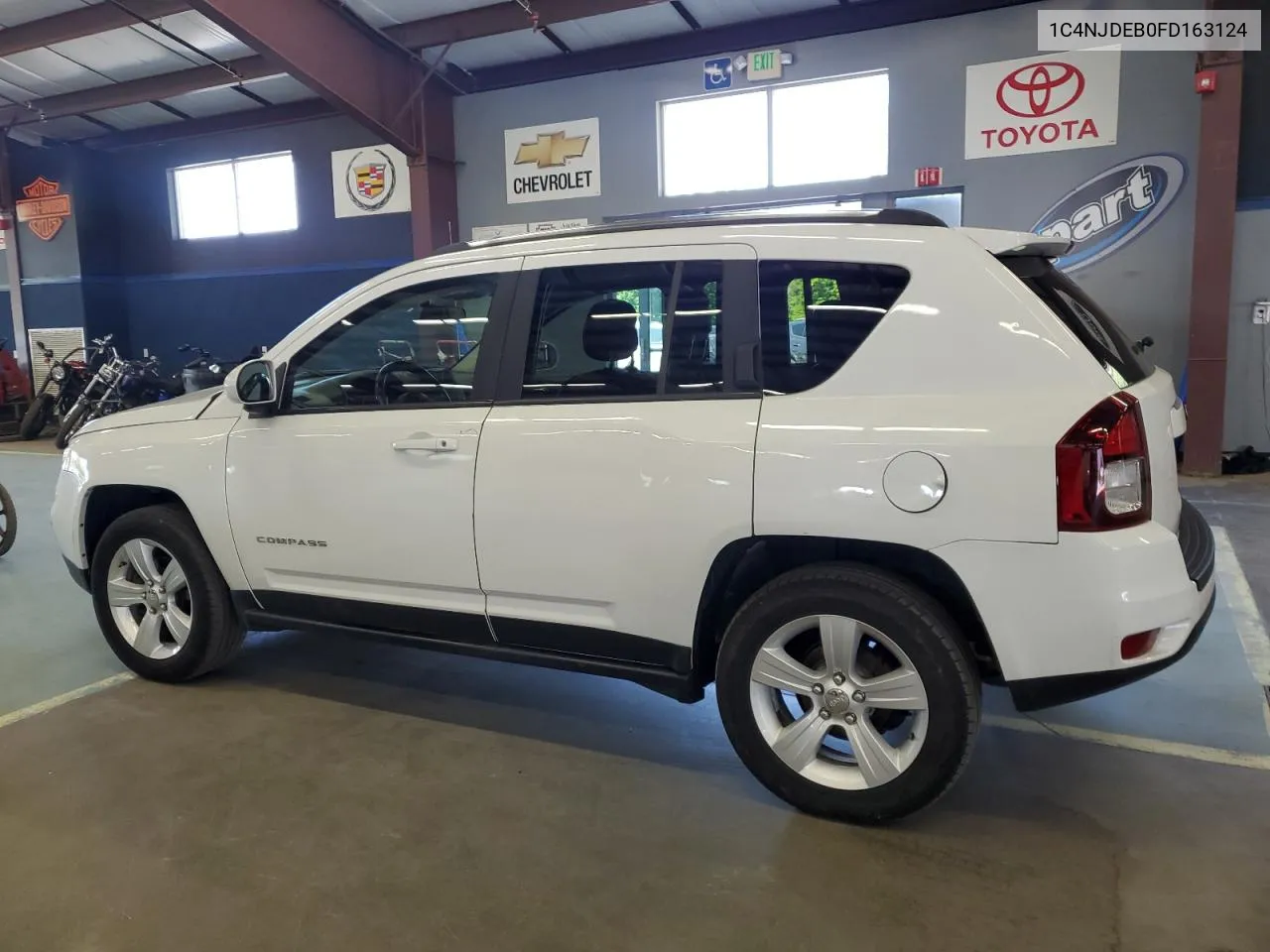 2015 Jeep Compass Latitude VIN: 1C4NJDEB0FD163124 Lot: 70427794