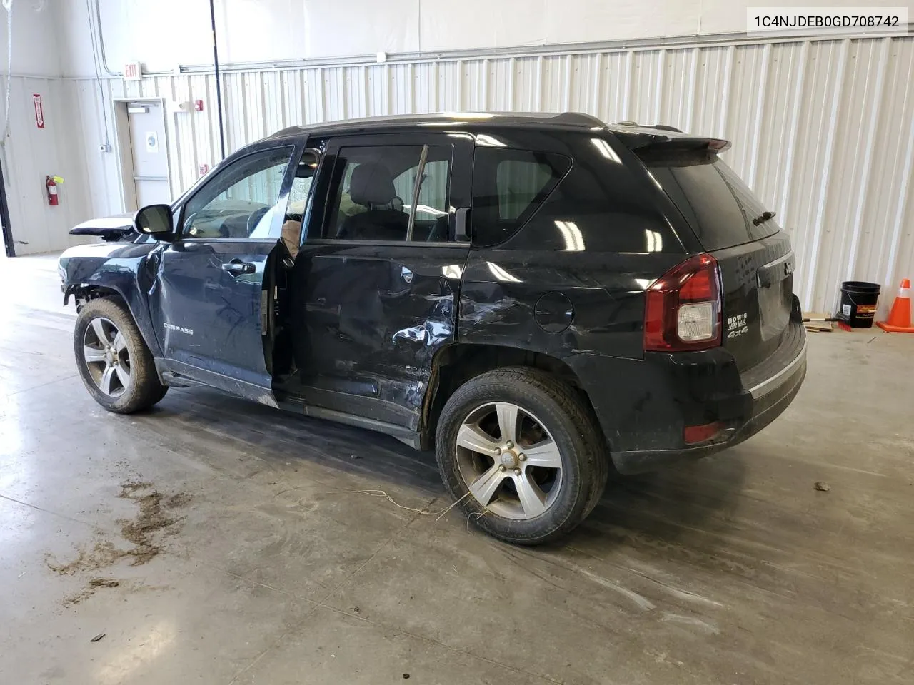 1C4NJDEB0GD708742 2016 Jeep Compass Latitude