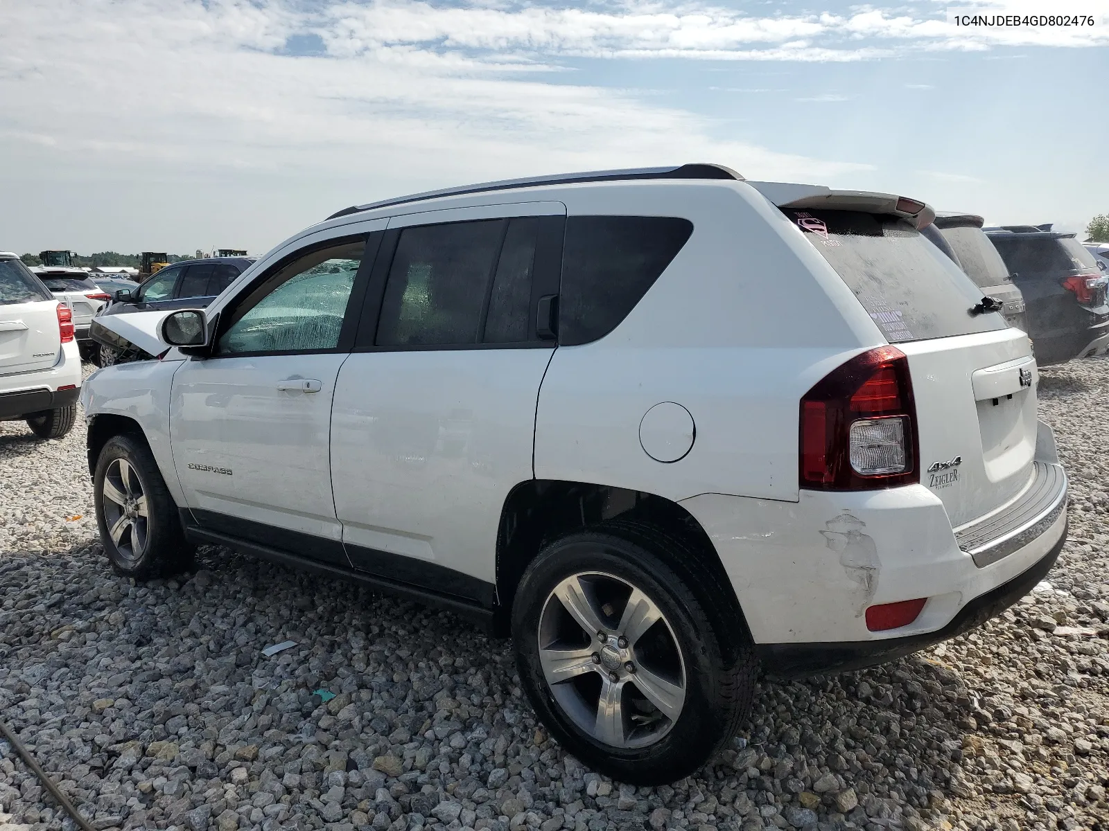 1C4NJDEB4GD802476 2016 Jeep Compass Latitude