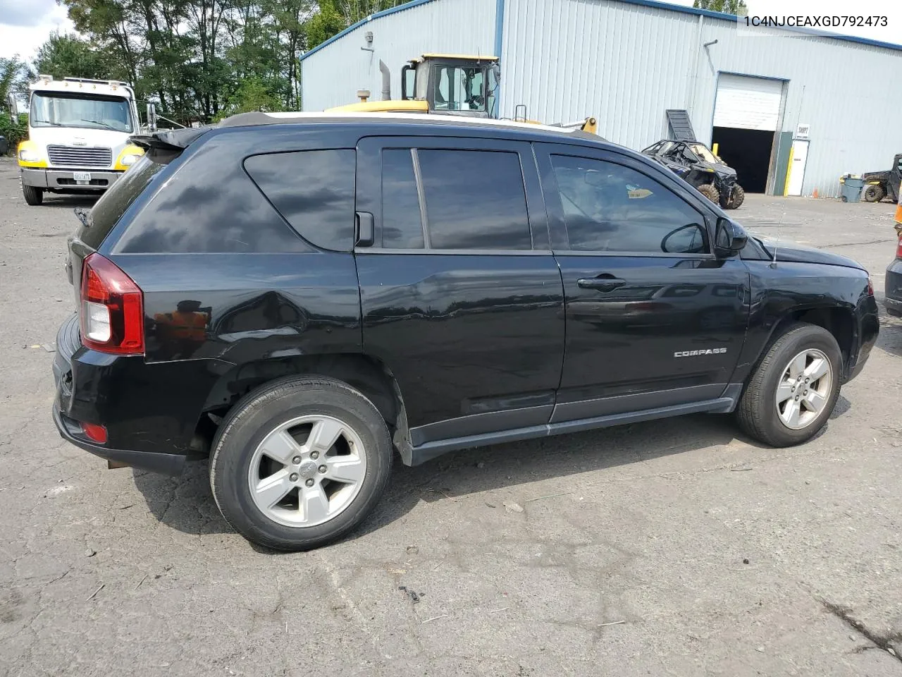 2016 Jeep Compass Latitude VIN: 1C4NJCEAXGD792473 Lot: 67077284