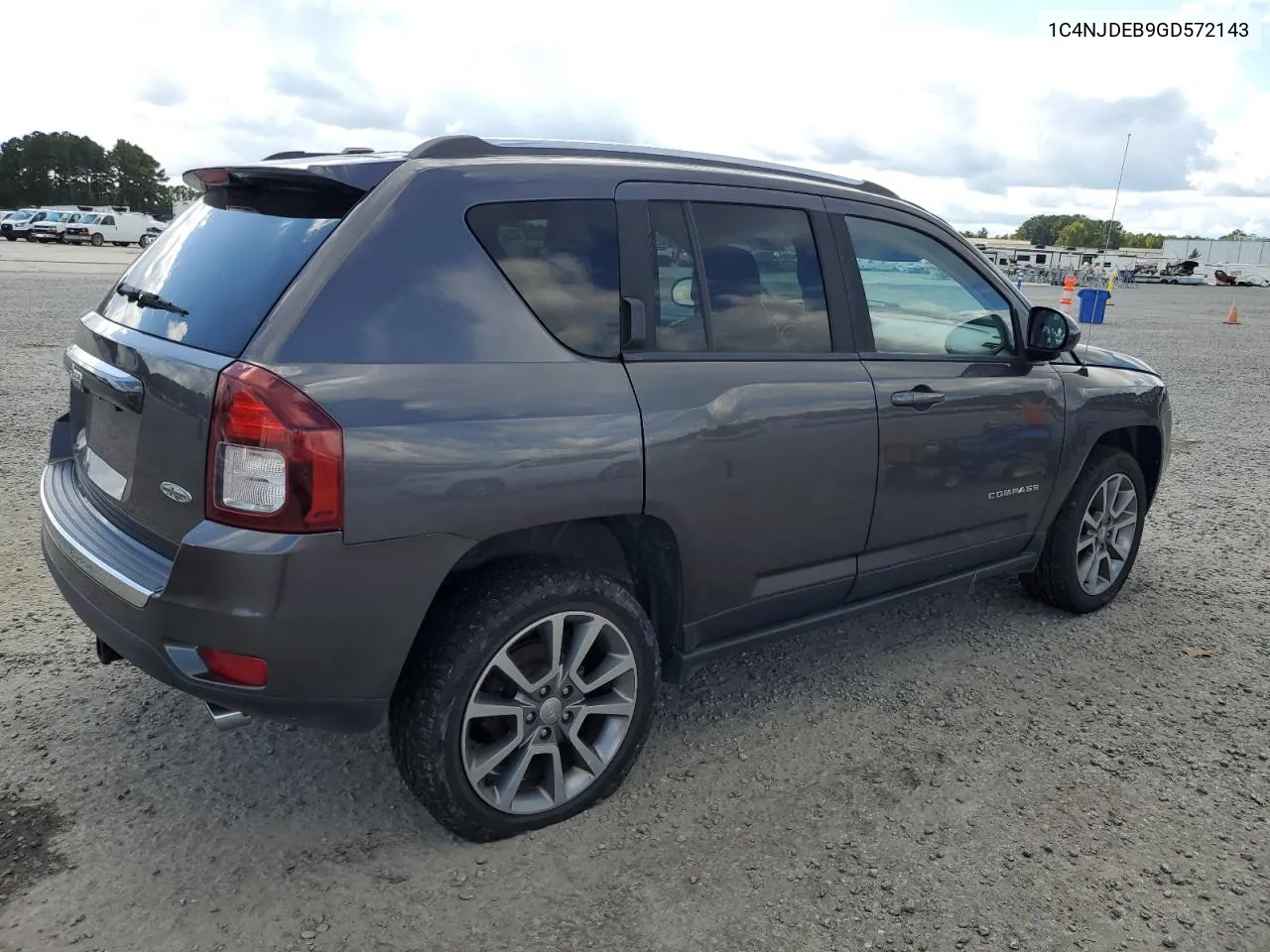 2016 Jeep Compass Latitude VIN: 1C4NJDEB9GD572143 Lot: 70403954