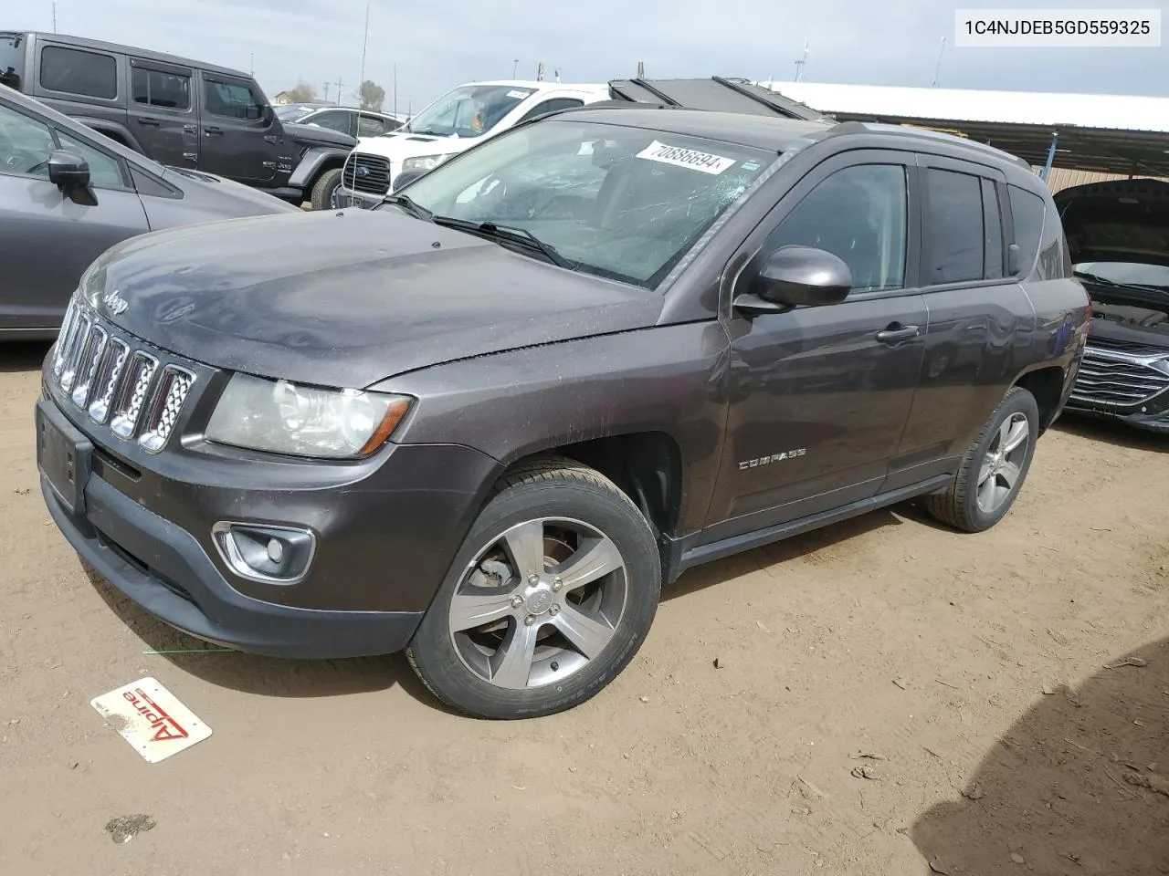 1C4NJDEB5GD559325 2016 Jeep Compass Latitude