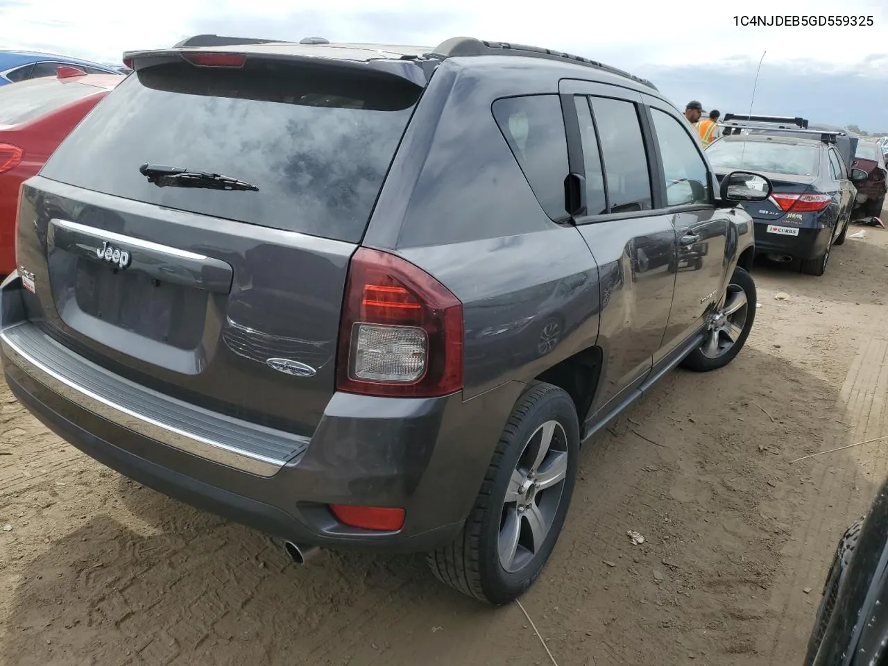 1C4NJDEB5GD559325 2016 Jeep Compass Latitude