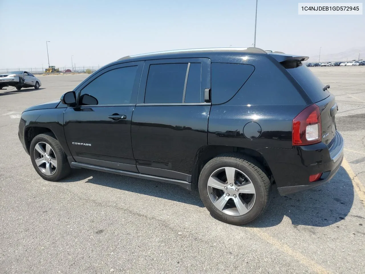 2016 Jeep Compass Latitude VIN: 1C4NJDEB1GD572945 Lot: 71110764