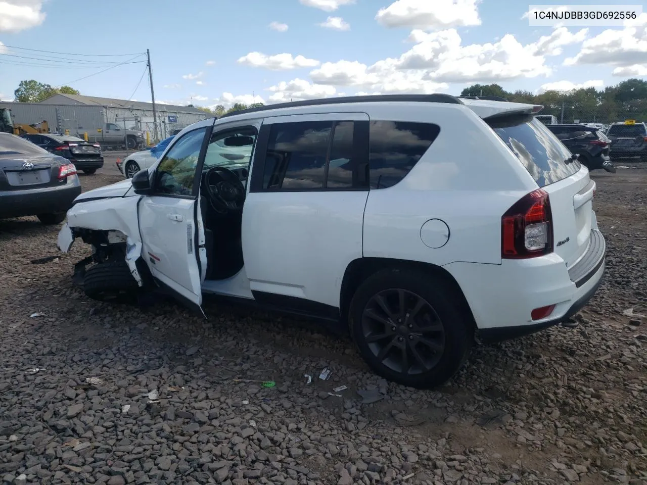 1C4NJDBB3GD692556 2016 Jeep Compass Sport