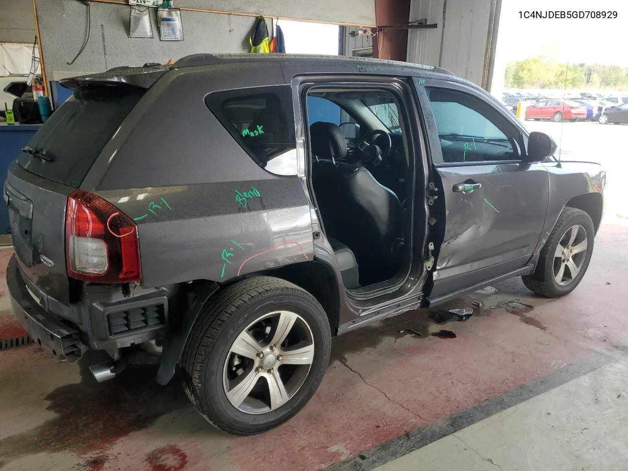 1C4NJDEB5GD708929 2016 Jeep Compass Latitude