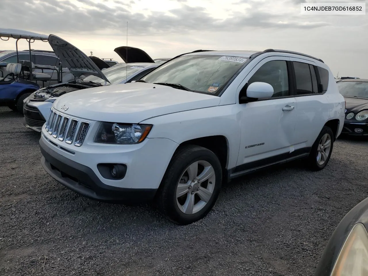 2016 Jeep Compass Latitude VIN: 1C4NJDEB7GD616852 Lot: 76368834