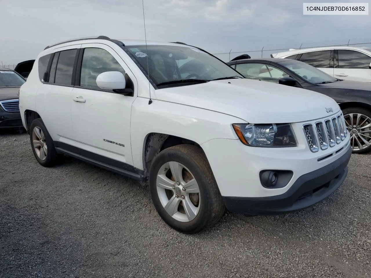 2016 Jeep Compass Latitude VIN: 1C4NJDEB7GD616852 Lot: 76368834