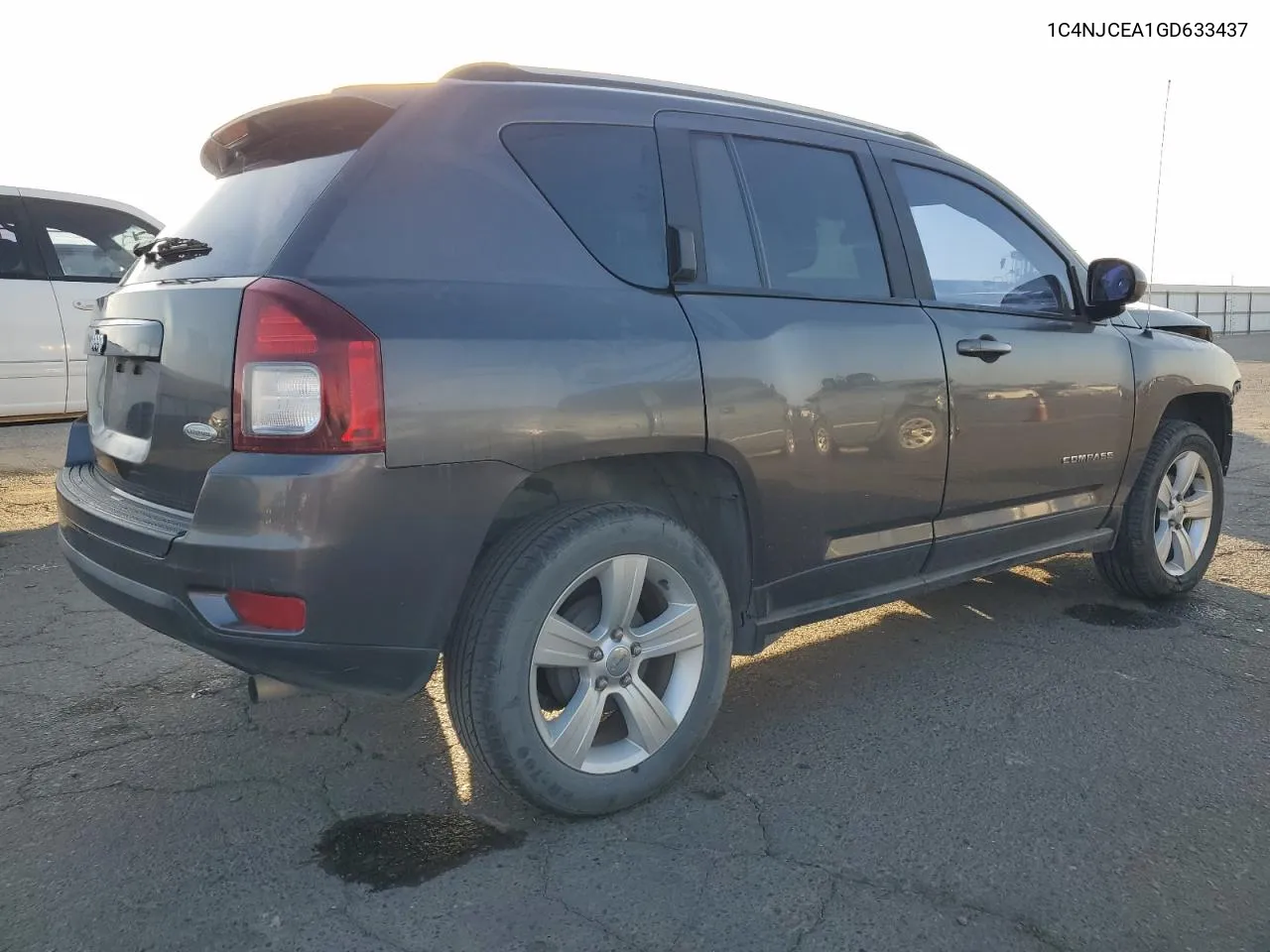 2016 Jeep Compass Latitude VIN: 1C4NJCEA1GD633437 Lot: 77900324