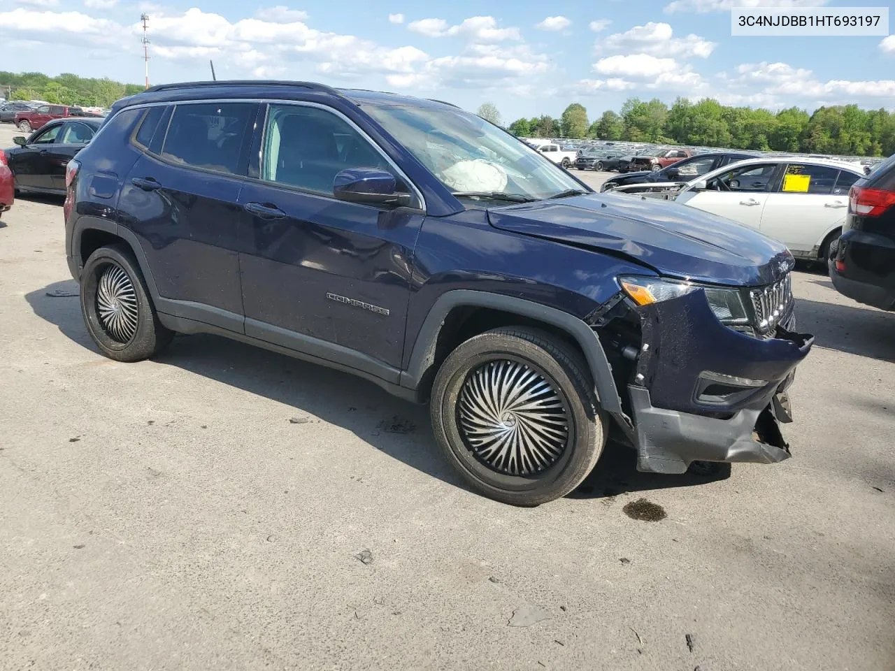 3C4NJDBB1HT693197 2017 Jeep Compass Latitude