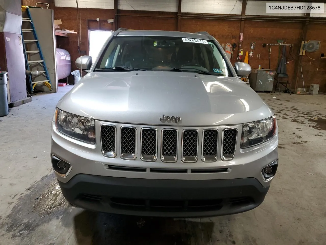 1C4NJDEB7HD128678 2017 Jeep Compass Latitude