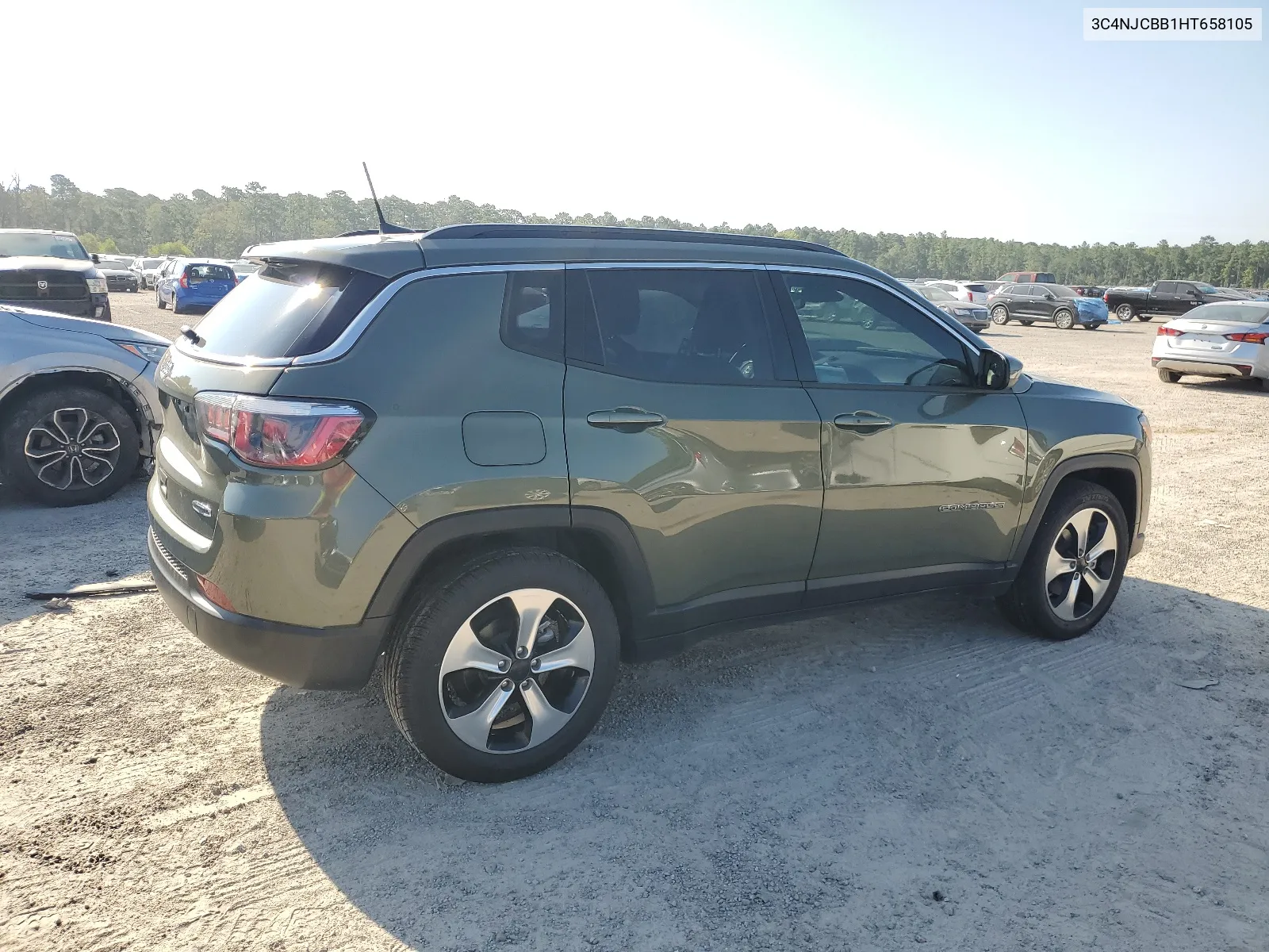 3C4NJCBB1HT658105 2017 Jeep Compass Latitude