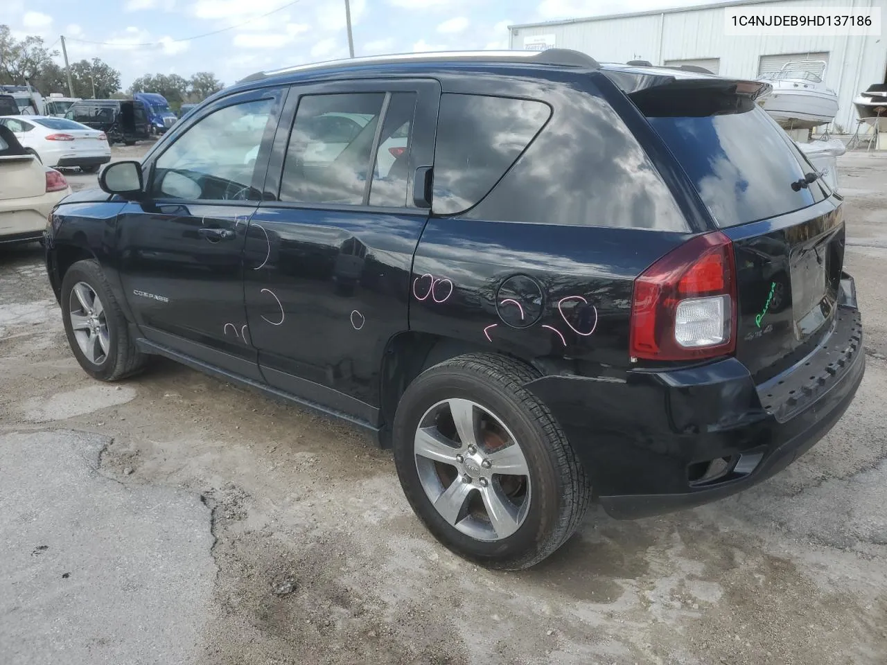 2017 Jeep Compass Latitude VIN: 1C4NJDEB9HD137186 Lot: 78147864