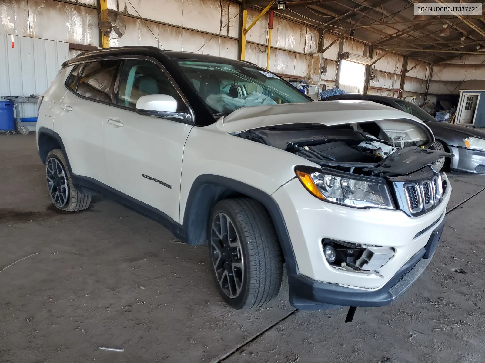 3C4NJDCB0JT337621 2018 Jeep Compass Limited