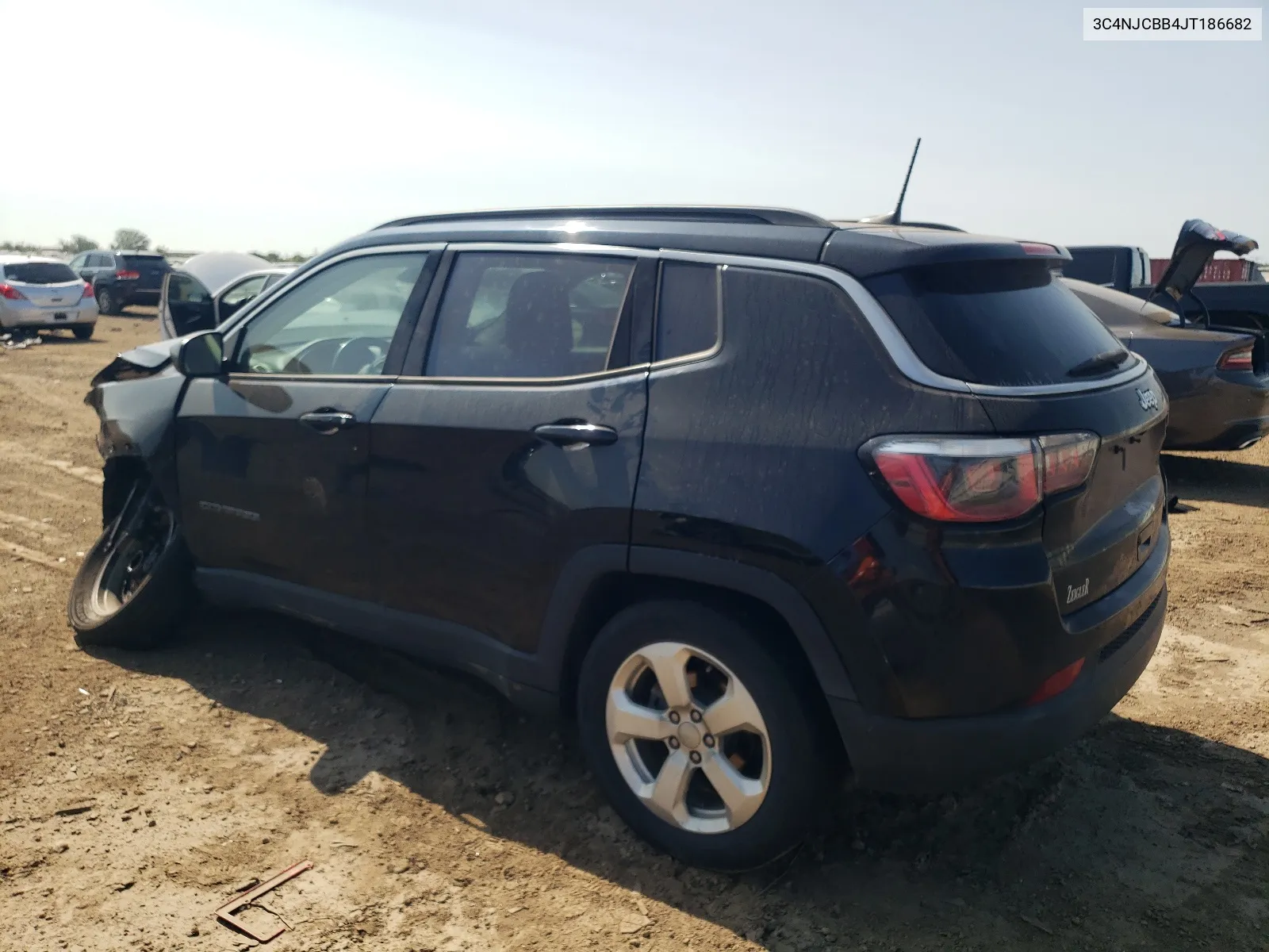 3C4NJCBB4JT186682 2018 Jeep Compass Latitude