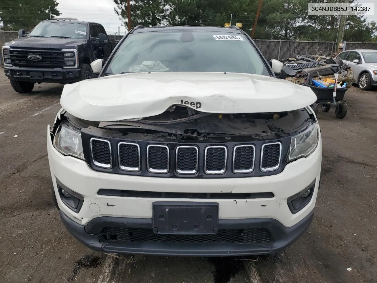 3C4NJDBB5JT142387 2018 Jeep Compass Latitude