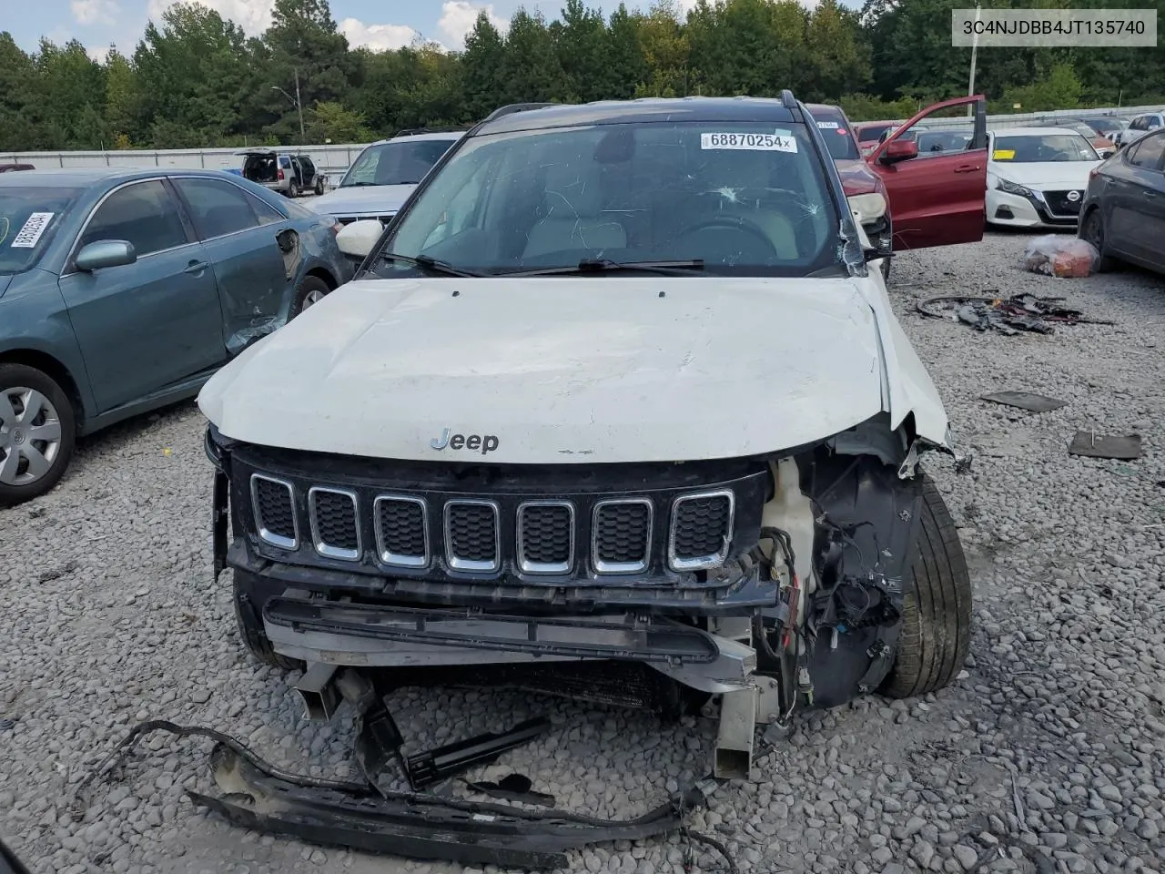 2018 Jeep Compass Latitude VIN: 3C4NJDBB4JT135740 Lot: 68870254